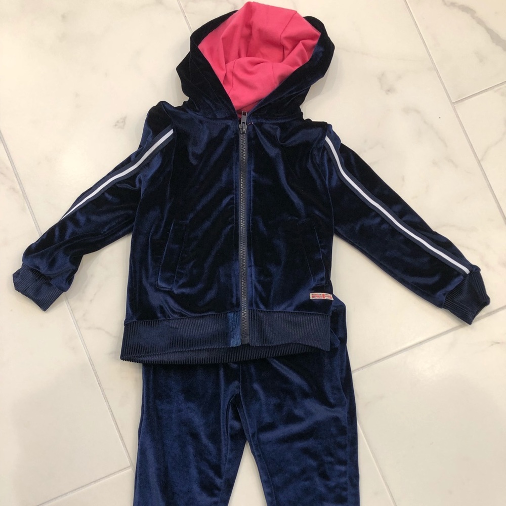NEVER WORN - Hudson velour jogging suit 3t